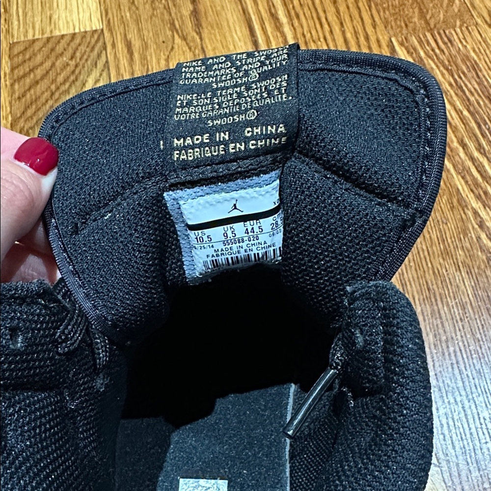 Nike Air Jordan 1 Retro High OG "Black Gum" - Picture 5 of 6